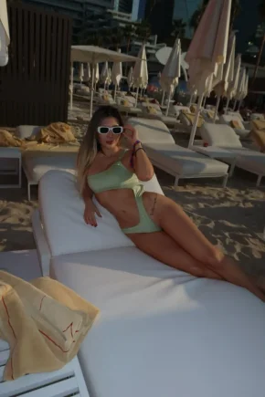 Daniela outcall escort bio